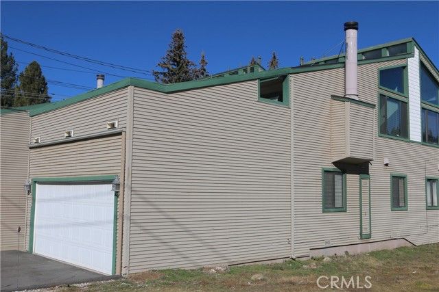 42537 Moonridge Road, Big Bear Lake, CA 92315