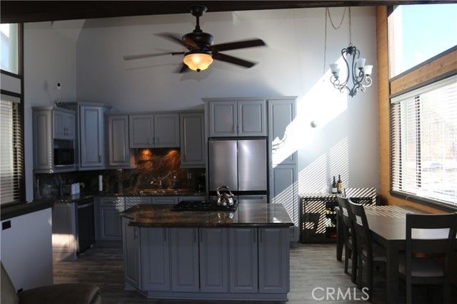 42537 Moonridge Road, Big Bear Lake, CA 92315