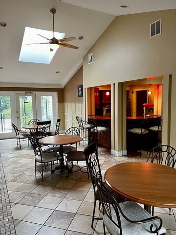 700 Brookside Drive G, Andover, MA 01810