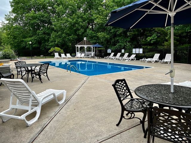 700 Brookside Drive G, Andover, MA 01810