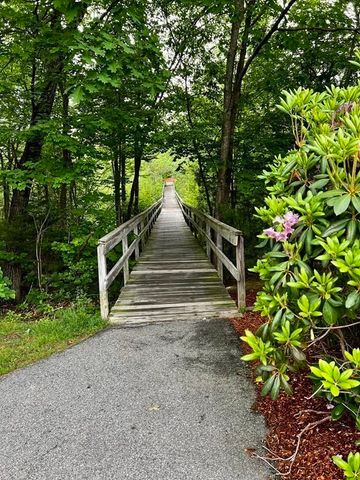 700 Brookside Drive G, Andover, MA 01810