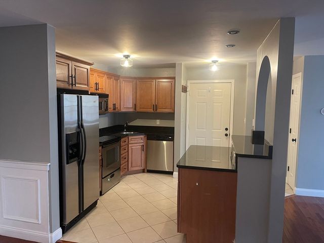 700 Brookside Drive G, Andover, MA 01810
