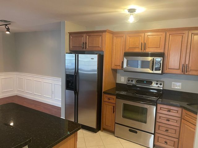 700 Brookside Drive G, Andover, MA 01810