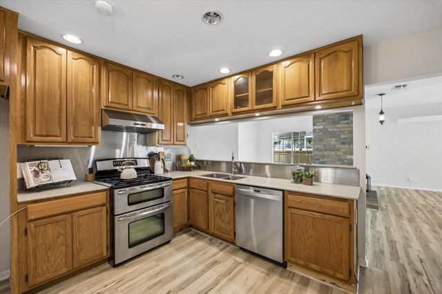 2716 Village Mills Drive, Pearland, TX 77584
