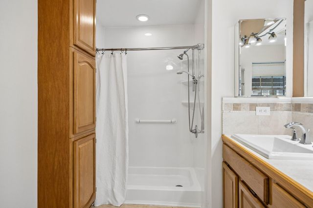 2716 Village Mills Drive, Pearland, TX 77584