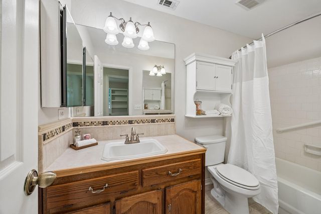 2716 Village Mills Drive, Pearland, TX 77584