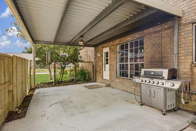 2716 Village Mills Drive, Pearland, TX 77584