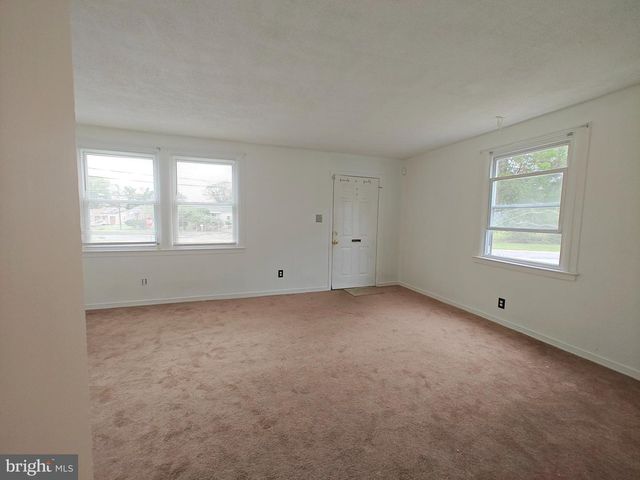 2801 KIRTLAND AVE, District Heights, MD 20747