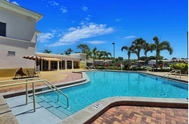 103 Oxford 400, West Palm Beach, FL 33417