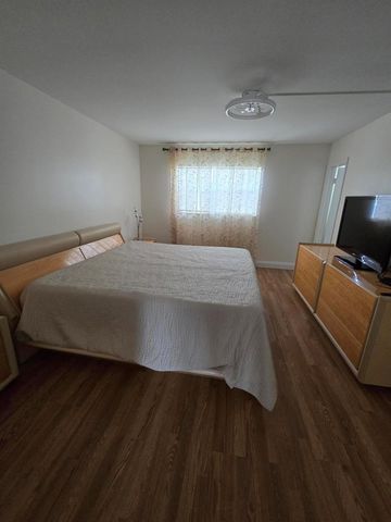 103 Oxford 400, West Palm Beach, FL 33417