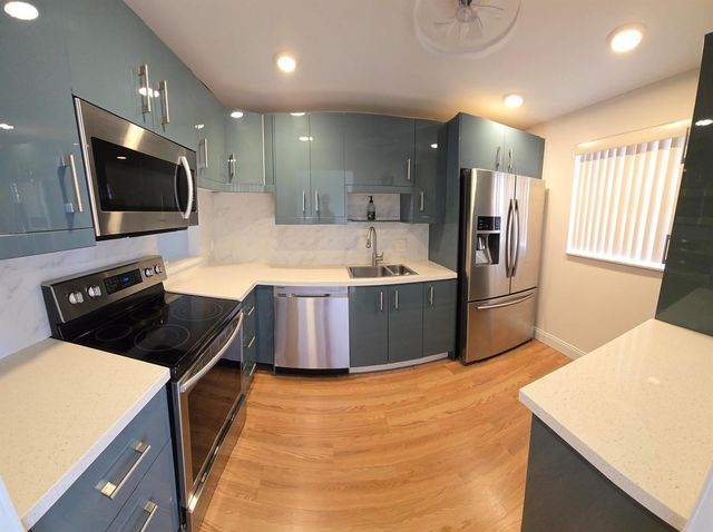103 Oxford 400, West Palm Beach, FL 33417