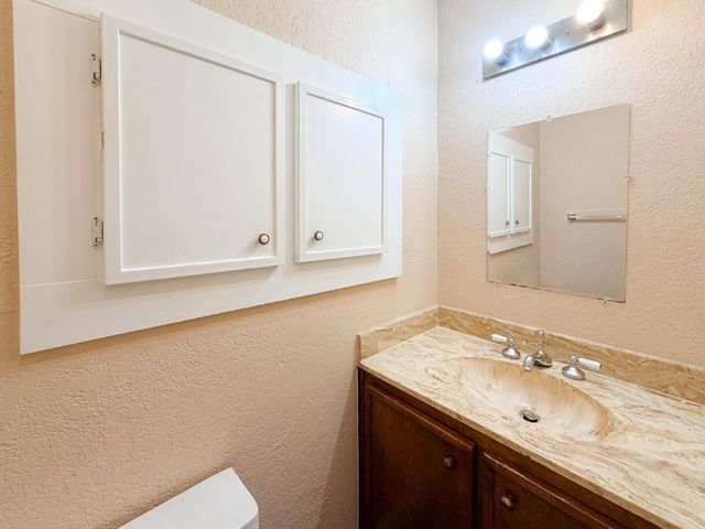 1705 N Robinson Street, Cleburne, TX 76031