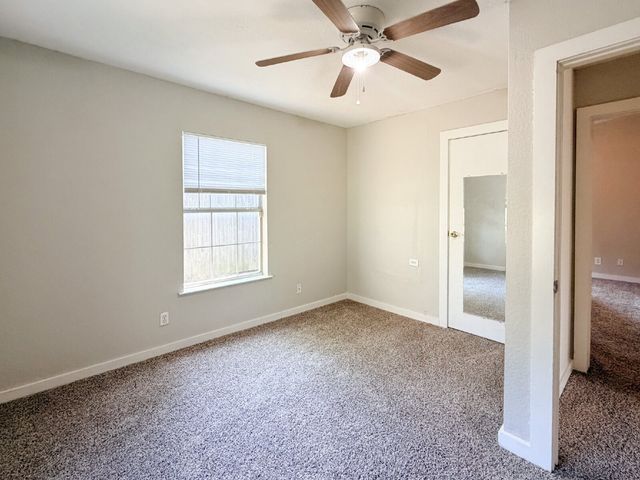 1705 N Robinson Street, Cleburne, TX 76031