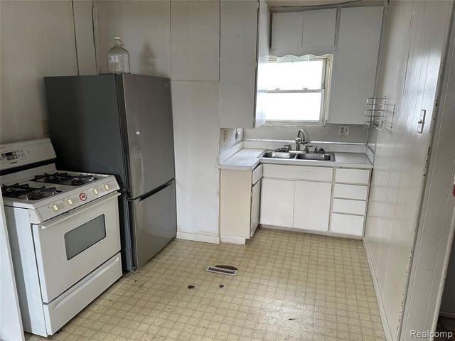 2002 Branch Road, Flint, MI 48506