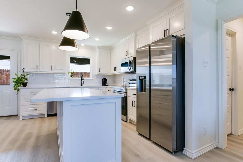 Image 10 of property listing at 1318 Johnny Lane, San Angelo, TX 76905