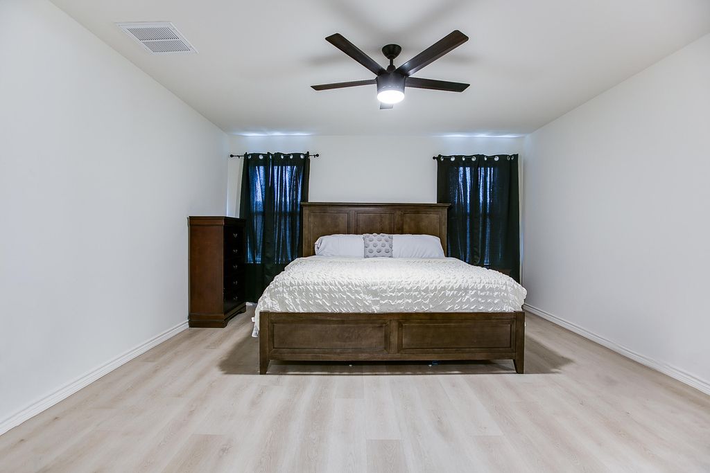 Image 13 of property listing at 1318 Johnny Lane, San Angelo, TX 76905
