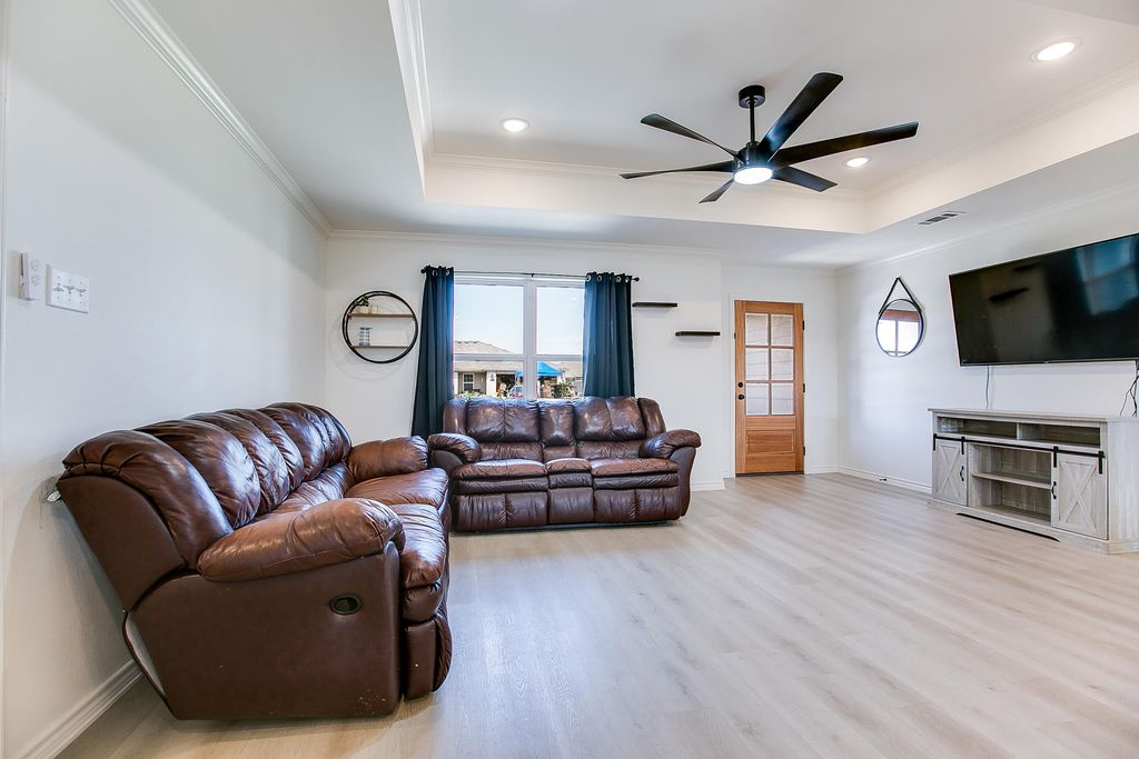 Image 3 of property listing at 1318 Johnny Lane, San Angelo, TX 76905