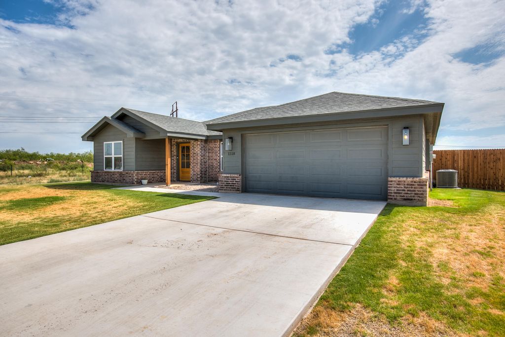 Image 32 of property listing at 1318 Johnny Lane, San Angelo, TX 76905
