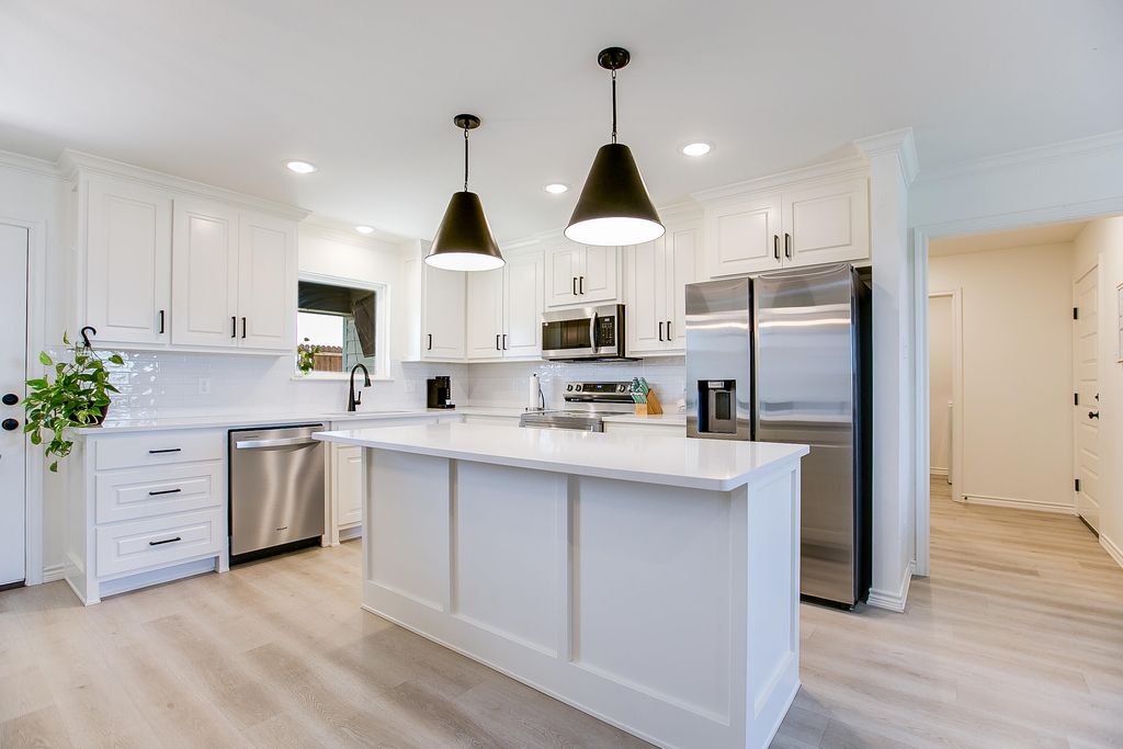 Image 7 of property listing at 1318 Johnny Lane, San Angelo, TX 76905