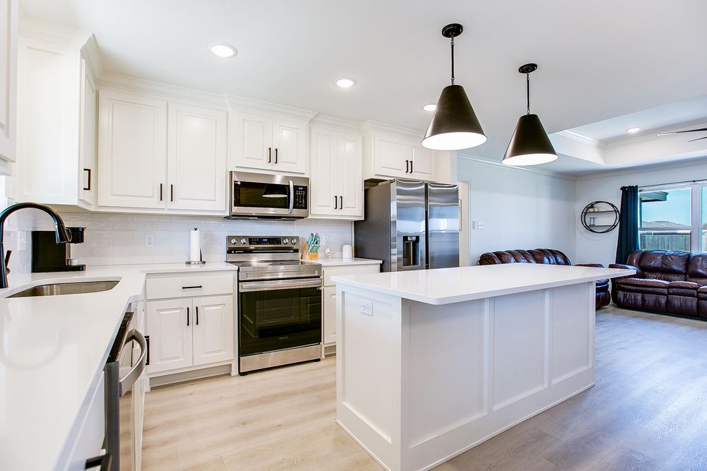 Image 8 of property listing at 1318 Johnny Lane, San Angelo, TX 76905