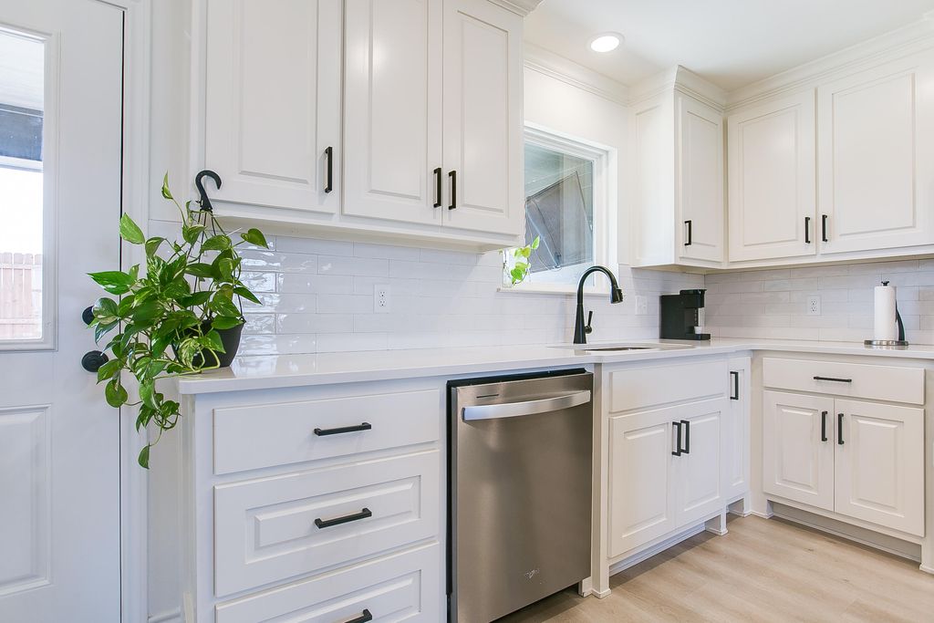 Image 9 of property listing at 1318 Johnny Lane, San Angelo, TX 76905