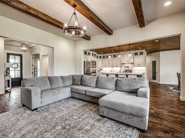 30817 E 67th Street S, Broken Arrow, OK 74014