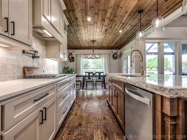 30817 E 67th Street S, Broken Arrow, OK 74014