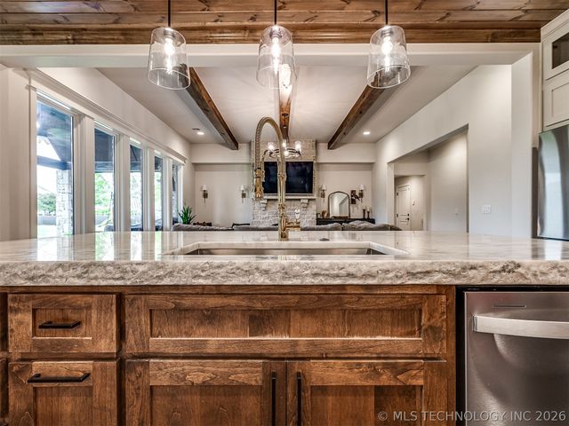 30817 E 67th Street S, Broken Arrow, OK 74014