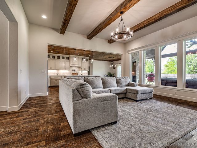 30817 E 67th Street S, Broken Arrow, OK 74014