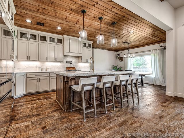 30817 E 67th Street S, Broken Arrow, OK 74014