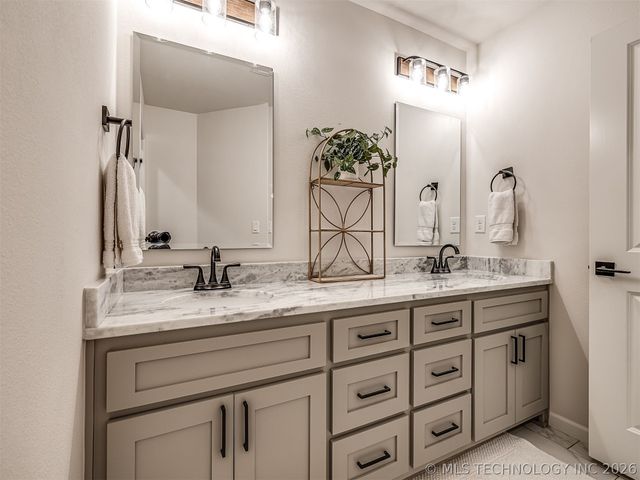 30817 E 67th Street S, Broken Arrow, OK 74014