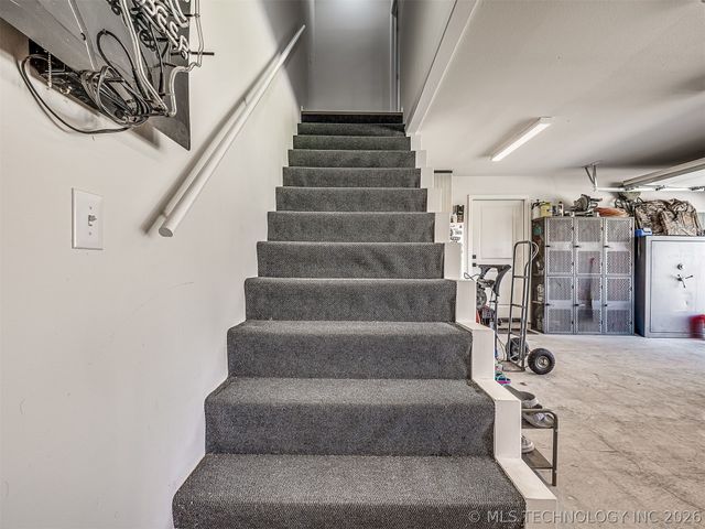 30817 E 67th Street S, Broken Arrow, OK 74014