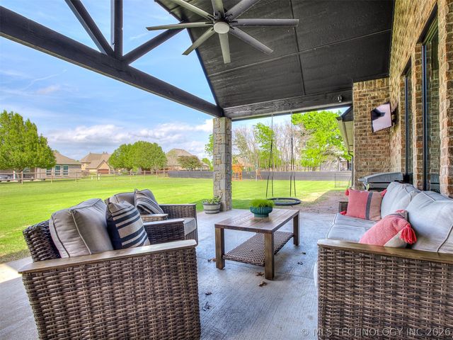 30817 E 67th Street S, Broken Arrow, OK 74014