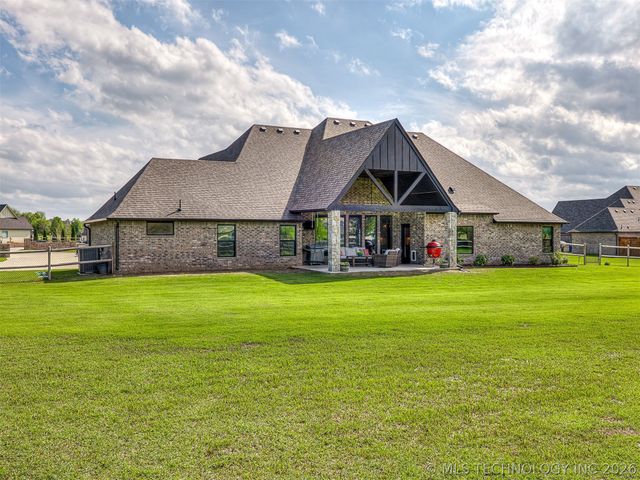 30817 E 67th Street S, Broken Arrow, OK 74014