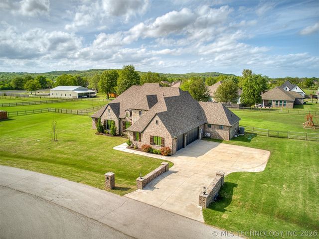 30817 E 67th Street S, Broken Arrow, OK 74014
