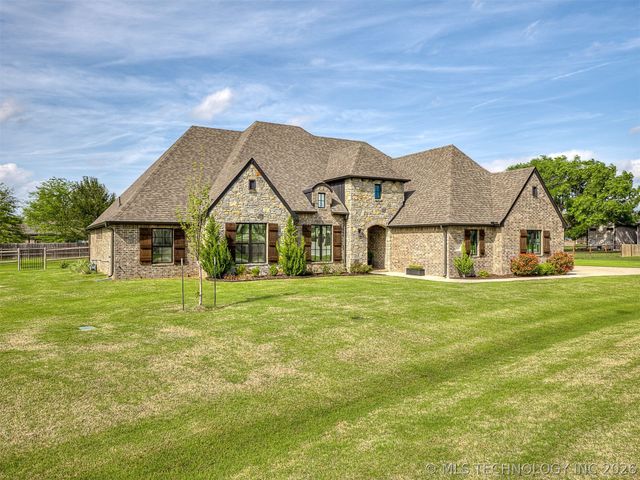 30817 E 67th Street S, Broken Arrow, OK 74014