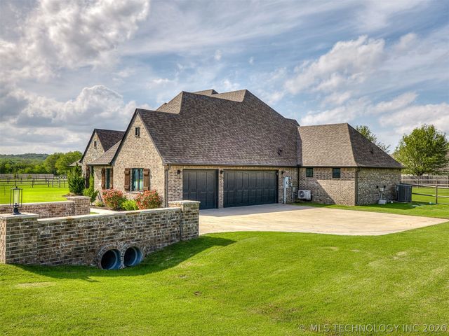 30817 E 67th Street S, Broken Arrow, OK 74014