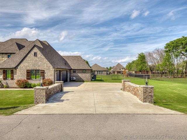 30817 E 67th Street S, Broken Arrow, OK 74014