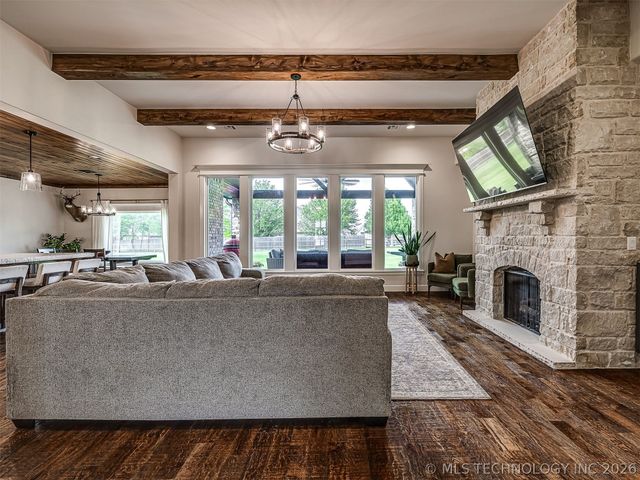 30817 E 67th Street S, Broken Arrow, OK 74014