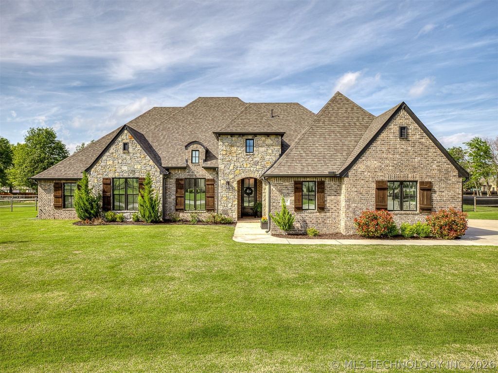 30817 E 67th Street S, Broken Arrow, OK 74014