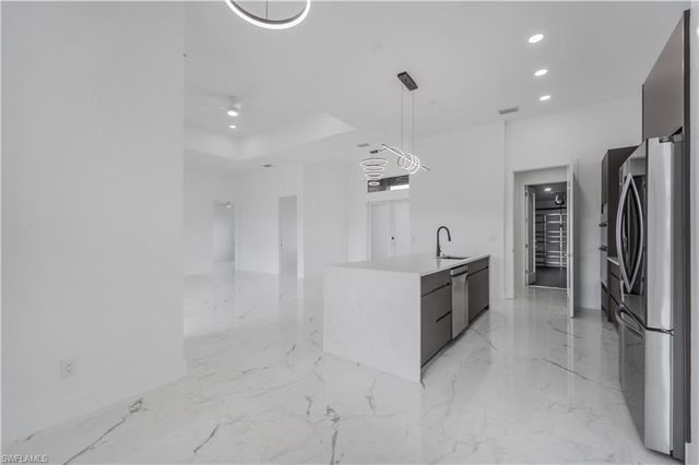 2721 NW 41st AVE, Cape Coral, FL 33993