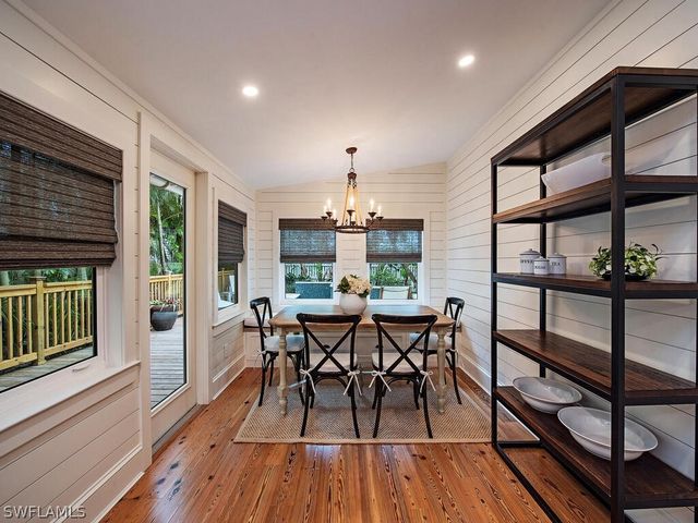 680 8th AVE S, Naples, FL 34102