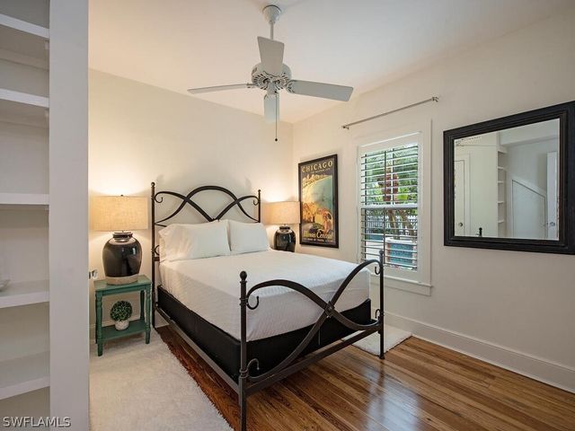 680 8th AVE S, Naples, FL 34102