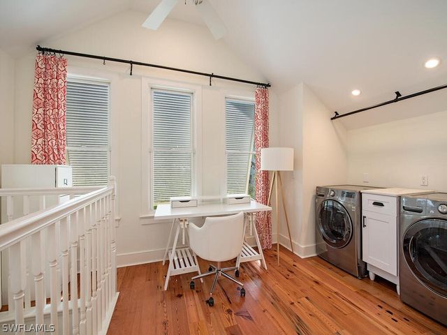 680 8th AVE S, Naples, FL 34102