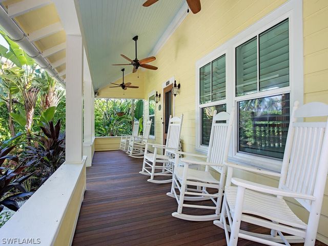 680 8th AVE S, Naples, FL 34102