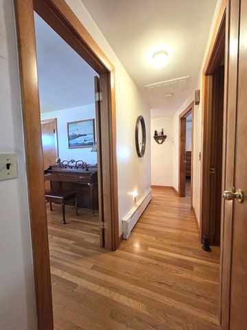 40 Brodeur Ave, Webster, MA 01570