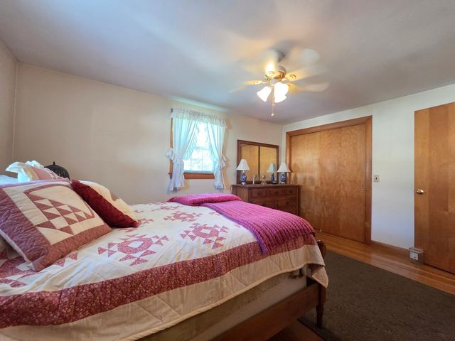 40 Brodeur Ave, Webster, MA 01570