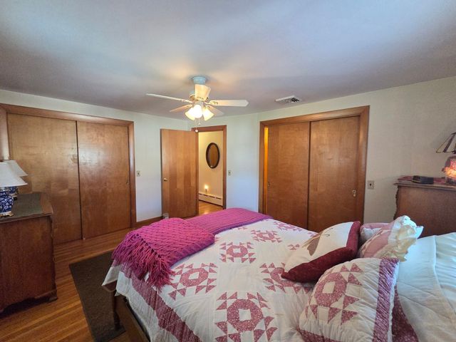40 Brodeur Ave, Webster, MA 01570