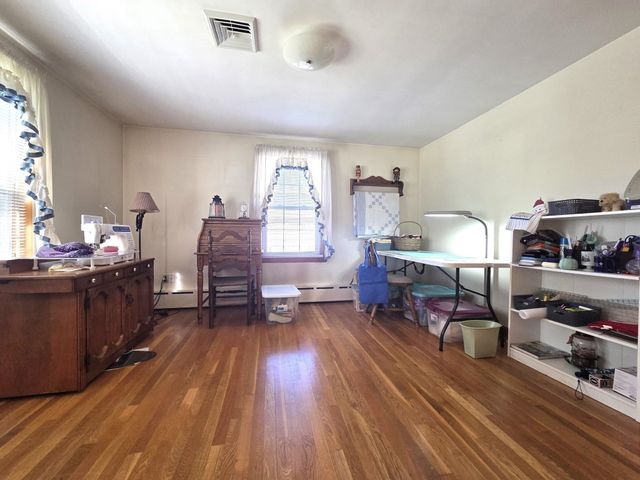 40 Brodeur Ave, Webster, MA 01570