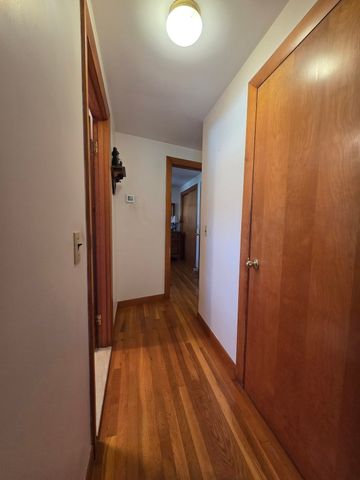 40 Brodeur Ave, Webster, MA 01570